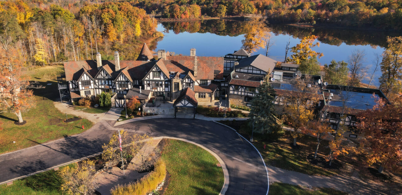 photo of punderson manor